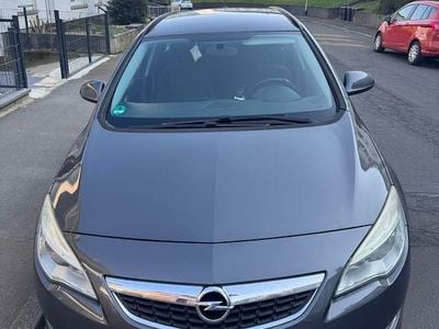 Usata Opel Astra Edition 140 CV (102 kW) 2012 Grigio Station wagon