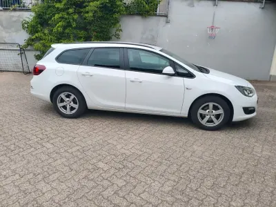 Gebraucht Opel Astra Eco 120 PS (88 kW) 2014 Weiß Kombi