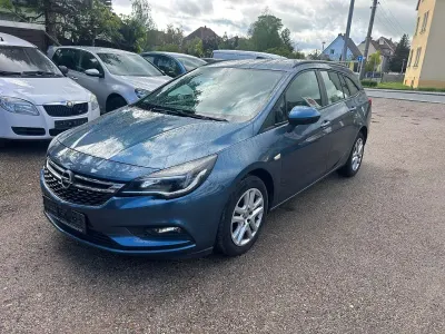 Używany Opel Astra Edition 110 KM (80 kW) 2017 Niebieski Kombi