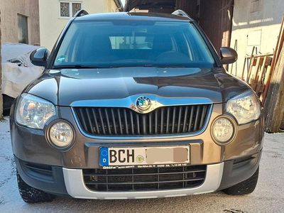 Usata Skoda Yeti Elegance 110 CV (80 kW) 2011 Marrone SUV