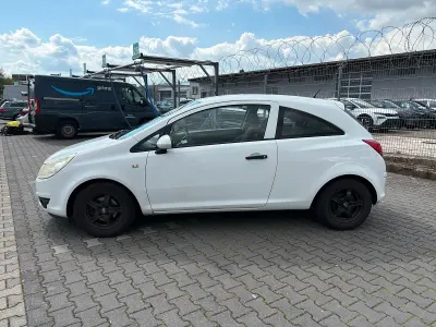 Używany Opel Corsa 80 KM (58 kW) 2009 Biały Hatchback