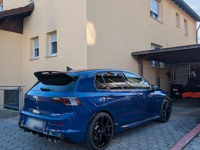 Usata VW Golf VIII R 333 CV (244 kW) 2024 Blu Berlina