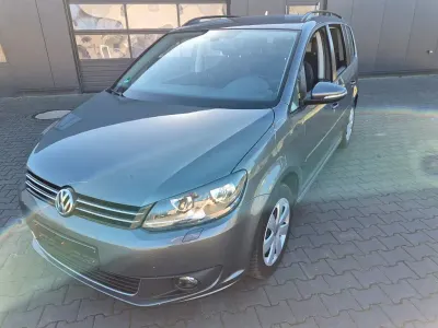 Usata VW Touran Trendline 105 CV (77 kW) 2011 Grigio Monovolume