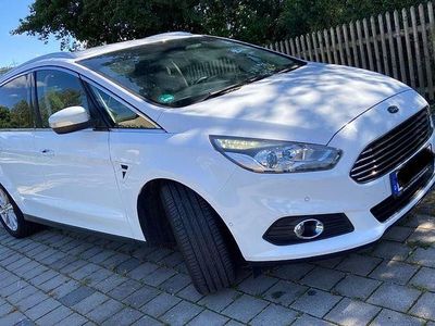 Gebraucht Ford S-MAX Titanium 150 PS (110 kW) 2016 Weiß Van / Kleinbus