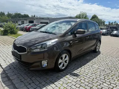 Gebraucht Kia Carens Edition 7 136 PS (100 kW) 2014 Galaxybraun met. Van / Kleinbus