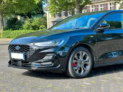 Gebraucht Ford Focus ST-Line 125 PS (91 kW) 2022 Schwarz Limousine