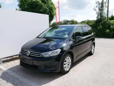 Gebraucht VW Touran Comfortline 150 PS (110 kW) 2019 Deepblack perleffekt Van / Kleinbus