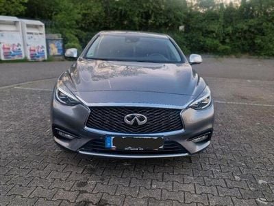 Infiniti Q30