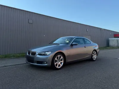 Gebraucht BMW 330 Performance 231 PS (169 kW) 2007 Grau Coupé