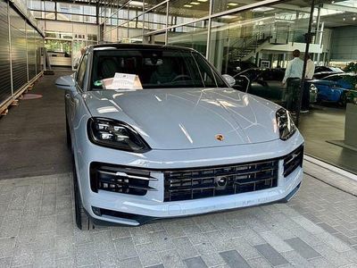 Gebraucht Porsche Cayenne 470 PS (345 kW) 2024 Grau SUV