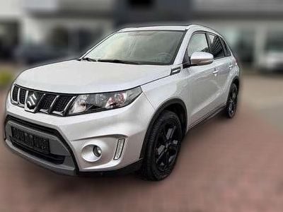 Silber metallic Gebraucht 2016 Suzuki Vitara SUV | 15.690 € (Etwas zu teuer)
