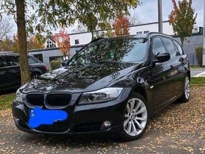 Gebraucht BMW 320 124 PS (91 kW) 2012 Blau Limousine