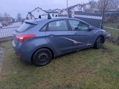 Gebraucht Hyundai i30 Edition 100 PS (73 kW) 2015 Andere farben Limousine