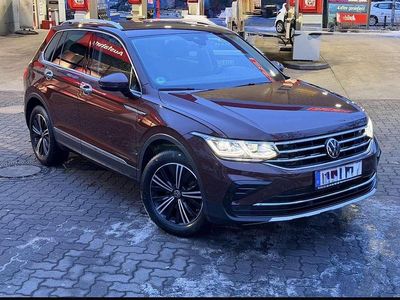 Second-hand VW Tiguan Elegance 150 CP (110 kW) 2022 Maro SUV