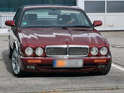 Gebraucht Jaguar X300 320 PS (235 kW) 1996 Rot Limousine