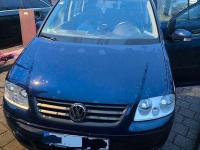Blau Gebraucht 2005 VW Touran Trendline Van / Kleinbus | 1.250 € (Guter Preis)