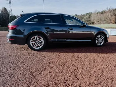 Gebraucht Audi A4 190 PS (139 kW) 2018 Grau Kombi