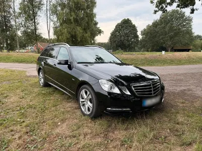 Gebraucht Mercedes E220 170 PS (125 kW) 2012 Schwarz Kombi