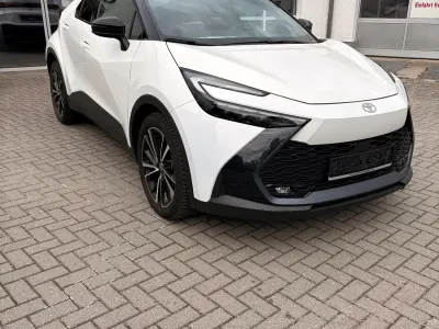 Gebraucht Toyota C-HR Lounge 197 PS (144 kW) 2024 Super white / black SUV
