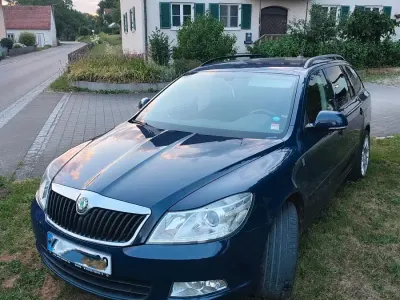 Gebraucht Skoda Octavia 105 PS (77 kW) 2012 Blau Kombi