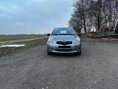 Gebraucht Toyota Yaris 69 PS (50 kW) 2007 Grau Kleinwagen