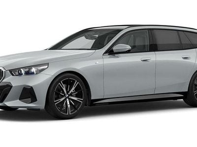 Grau Gebraucht 2025 BMW 540 Comfort Edition Kombi | 69.043 € (Superpreis)