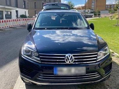Gebraucht VW Touareg Exclusive 262 PS (192 kW) 2015 Blau SUV