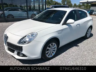Gebraucht Alfa Romeo Giulietta Turismo 120 PS (88 kW) 2013 Weiß Kleinwagen