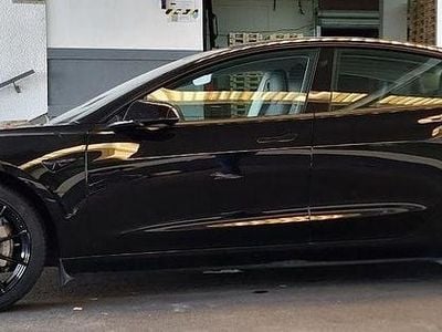 Schwarz Gebraucht 2021 Tesla Model 3 Standard Range Plus Limousine | 24.795 € (Fairer Preis)