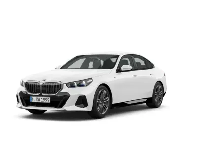 Gebraucht BMW 540 M Sport 303 PS (222 kW) 2026 Alpinweiss uni Limousine