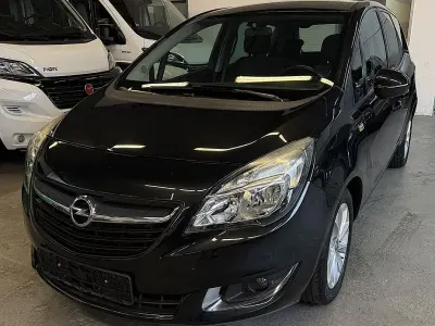 Używany Opel Meriva Style 140 KM (102 kW) 2014 Czarny Minivan