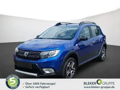 Gebraucht Dacia Sandero Celebration 101 PS (74 kW) 2020 Blau Limousine