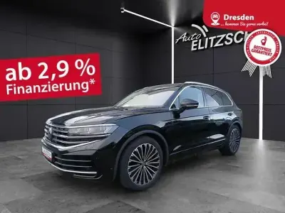 Second-hand VW Touareg Elegance 381 CP (280 kW) 2023 Negru SUV
