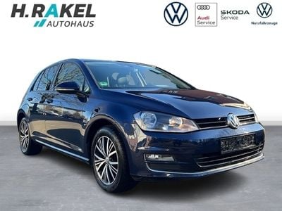 Blau Gebraucht 2016 VW Golf VII Allstar Limousine | 11.950 € (Fairer Preis)
