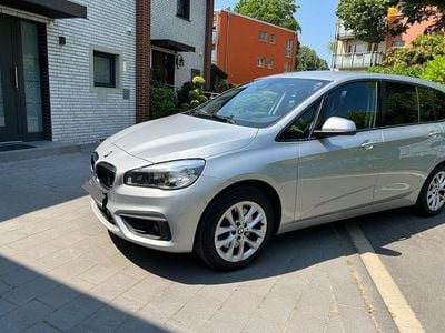 Gebraucht BMW 220 Gran Tourer 190 PS (139 kW) 2017 Silber Van / Kleinbus