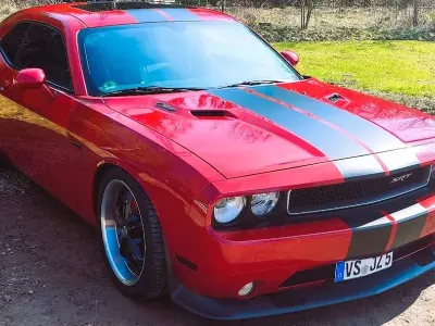 Używany Dodge Challenger 477 KM (350 kW) 2012 Czerwony Coupe