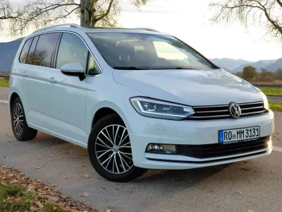 Gebraucht VW Touran Highline 190 PS (139 kW) 2016 Weiß Van / Kleinbus