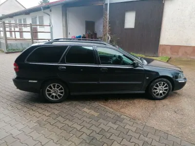 Brugt Volvo V40 Standard 122 HK (89 kW) 2005 Sort Stationcar