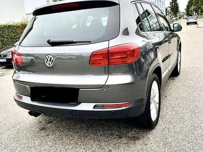 Gebraucht VW Tiguan Sportline 160 PS (117 kW) 2012 Grau SUV