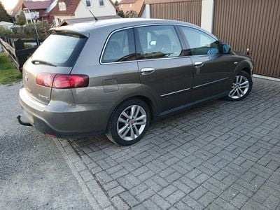 Usado Fiat Croma 150 HP (110 kW) 2010 Castanho Carrinha