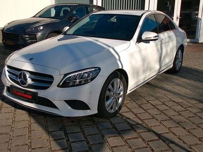 Gebraucht Mercedes C180 156 PS (114 kW) 2019 Weiß Limousine