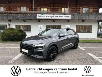 Gebraucht Audi Q8 Ambiente 381 PS (280 kW) 2022 Daytonagrau perleffekt SUV
