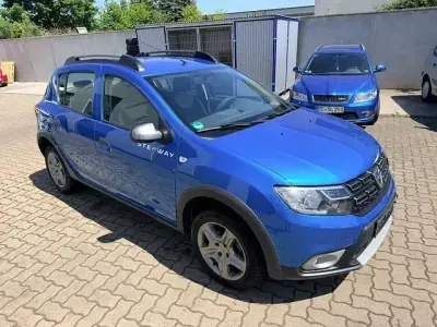 Gebraucht Dacia Sandero Prestige 90 PS (66 kW) 2019 Adriablau met. Limousine