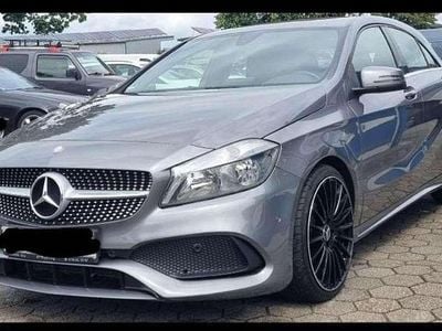 Gebraucht Mercedes A180 AMG line 122 PS (89 kW) 2016 Grau Kleinwagen