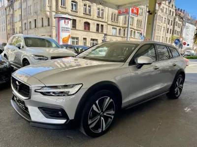Usata Volvo V60 CC Plus 197 CV (144 kW) 2023 Argento Station wagon