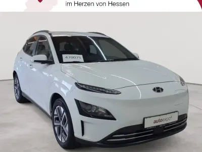 Gebraucht Hyundai Kona Select 100 kW (136 PS) 2022 Weiß SUV