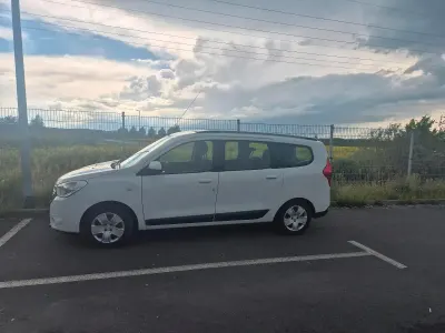 Gebraucht Dacia Lodgy 115 PS (84 kW) 2018 Weiß Van / Kleinbus