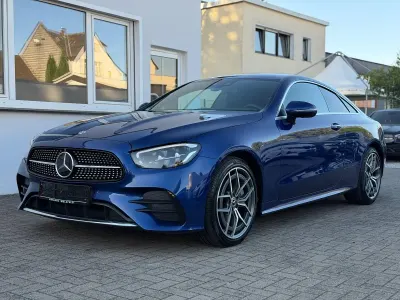 Gebraucht Mercedes E400 AMG 330 PS (242 kW) 2021 Blau Coupé