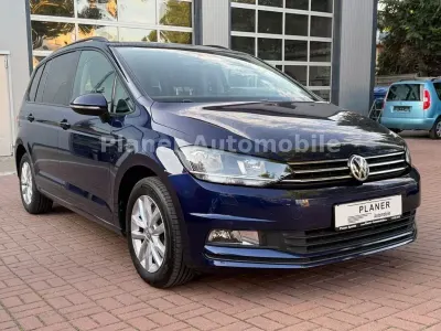 Gebraucht VW Touran Comfortline 150 PS (110 kW) 2017 Blau Van / Kleinbus