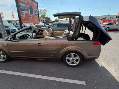 Begagnad Ford Focus Cabriolet Titanium 145 HK (106 kW) 2007 Brun Cab